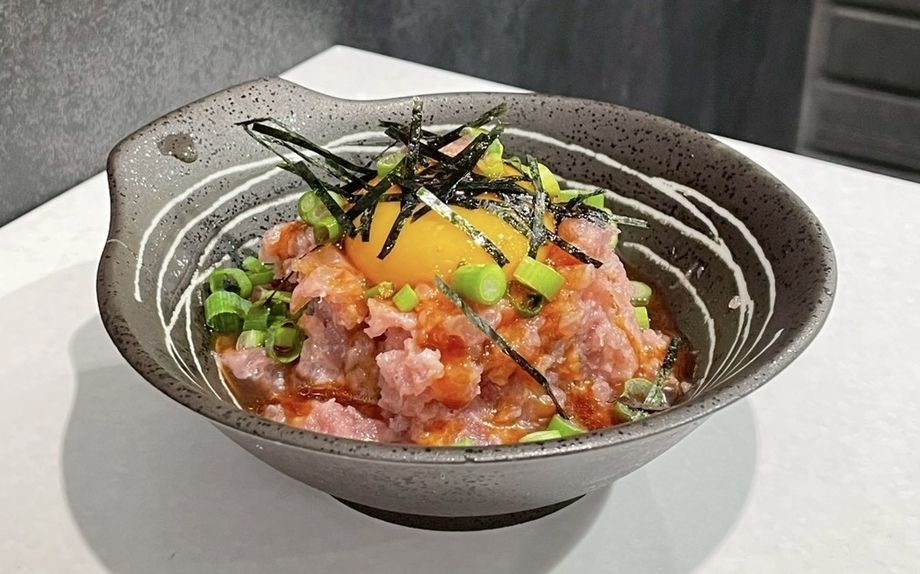 自家製ダレのネギトロユッケ丼