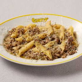 ラム肉のチーズボロネーゼ