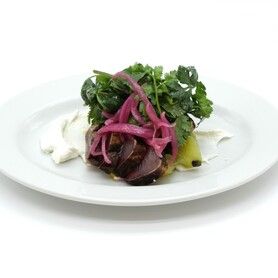 初カツオとパクチーのサラダ　フロマージュブラン