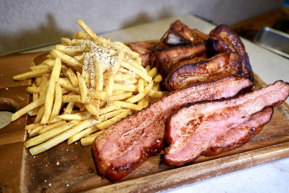 ✨ポテトだけで驚異の500g✨🍖極厚肉＆無限ポテトの肉テロ特盛🍖