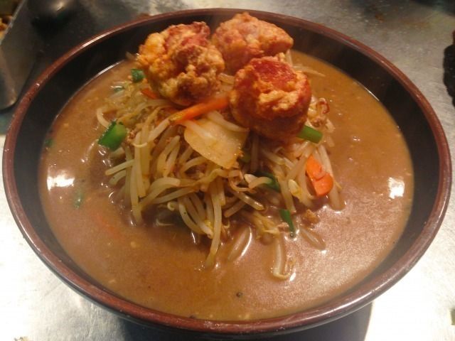 味噌鶏唐揚げラーメン