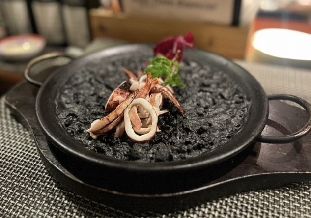 イカスミのパエリア