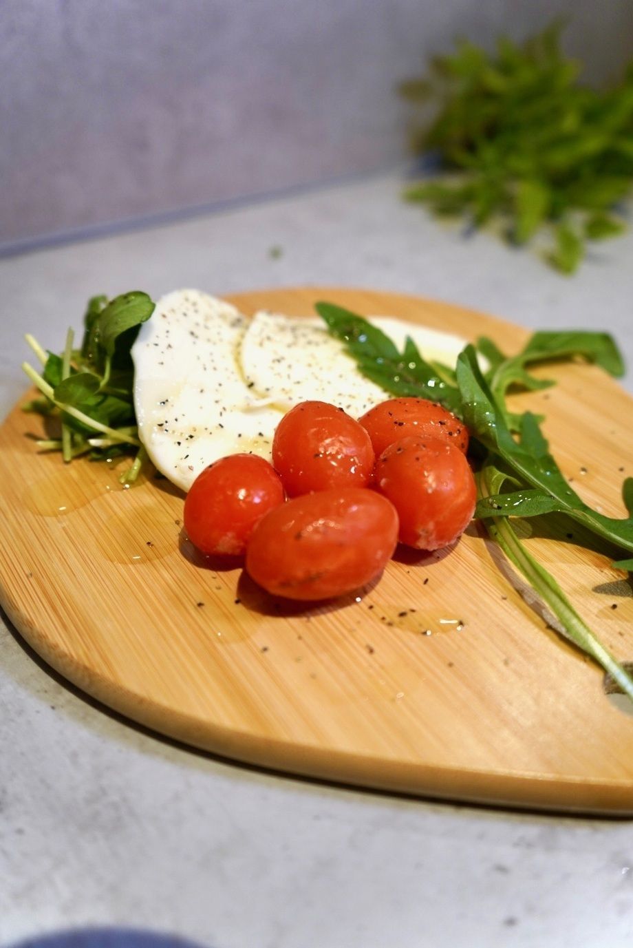 New✨極甘オスミックトマトとモッツァレラのカプレーゼ🧀