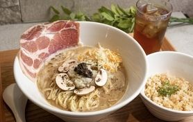 豚骨ポルチーニラーメンlunchセット