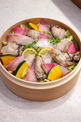 牡蠣と海鮮と旬菜の蒸籠蒸し