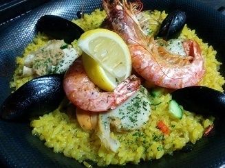 ３時間飲み放題プラン１８０分、料理１０品、ドリンク約１００種類、５５００円税込