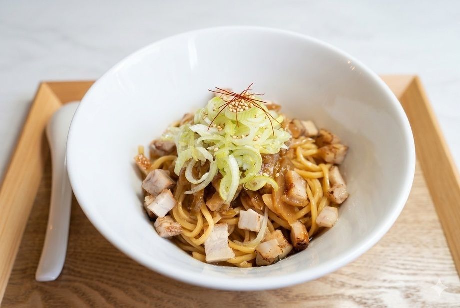 本気の豚骨醤油まぜそば