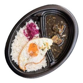 ポークビンダルと目玉焼き Vinduaoo&Fride egg