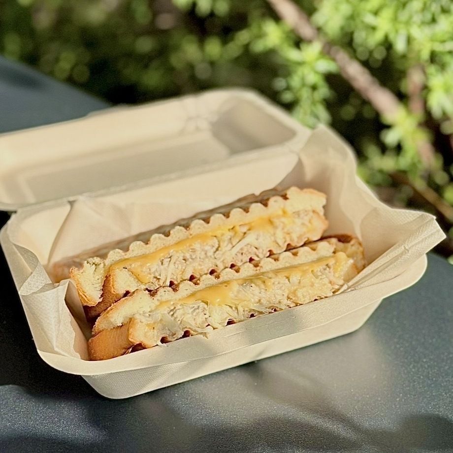 ツナチーズメルトホットサンド