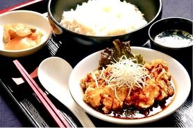 油淋鳥（ユーリンチー）定食
