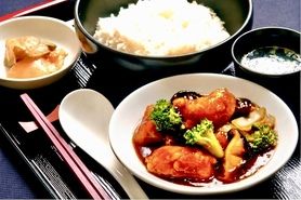 黒酢酢豚定食