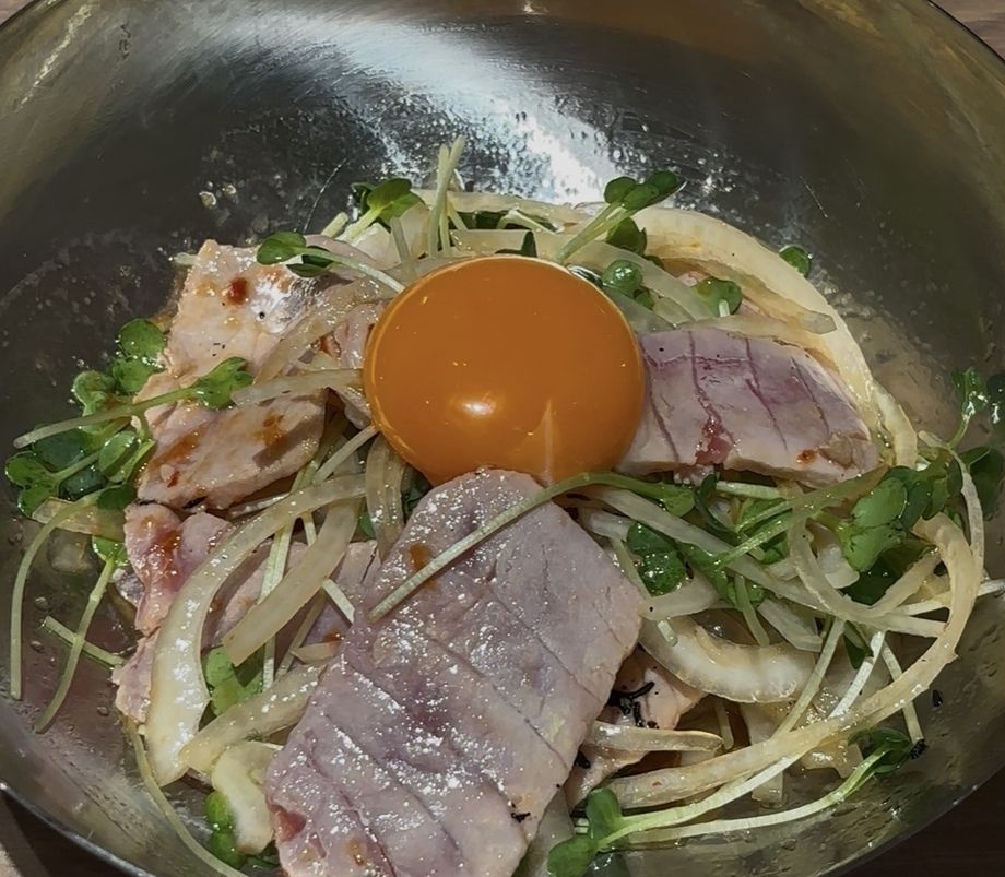 国産本鮪レアステーキのユッケ風