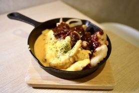 旨辛！イベリコ豚🐖の極上チーズ🧀タッカルビ