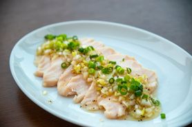 自家製ネギダレの蒸し鶏