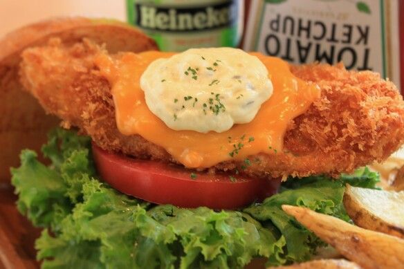 舌平目のチーズフィッシュバーガー 
