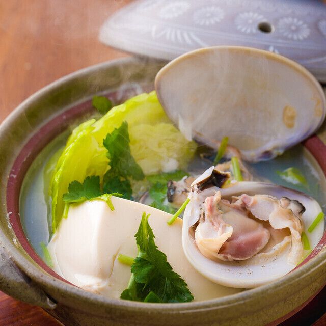 ハマグリと旨味を吸ったキャベツの酒蒸し
