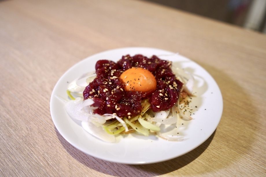 ✨NEW✨特製甘辛ニンニクだれの馬肉ユッケ