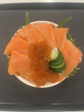 サーモンとイクラ丼