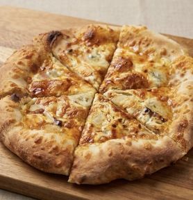 ゴルゴンゾーラ×極上蜂蜜の「大人のご褒美・極濃チーズピザ」🧀🍯