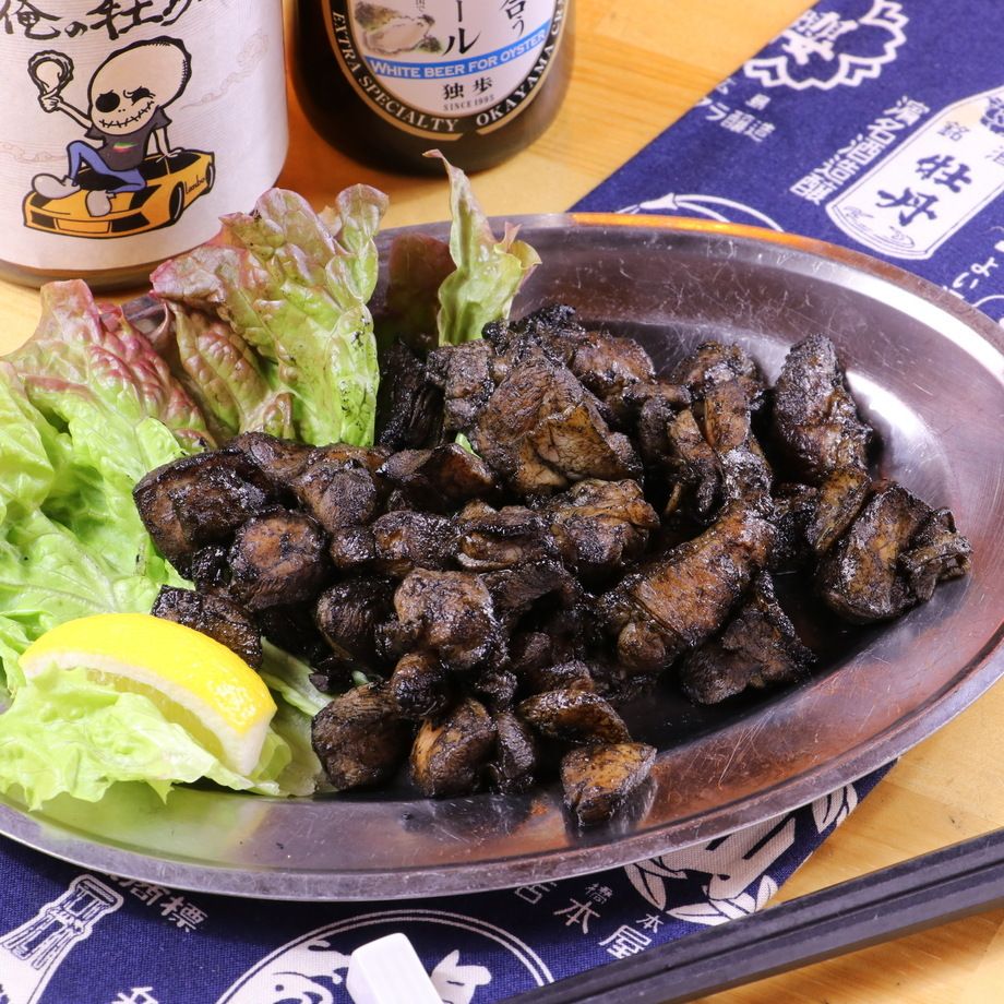 ・地鶏の炭火もも焼き「こだわりの若鶏使用」