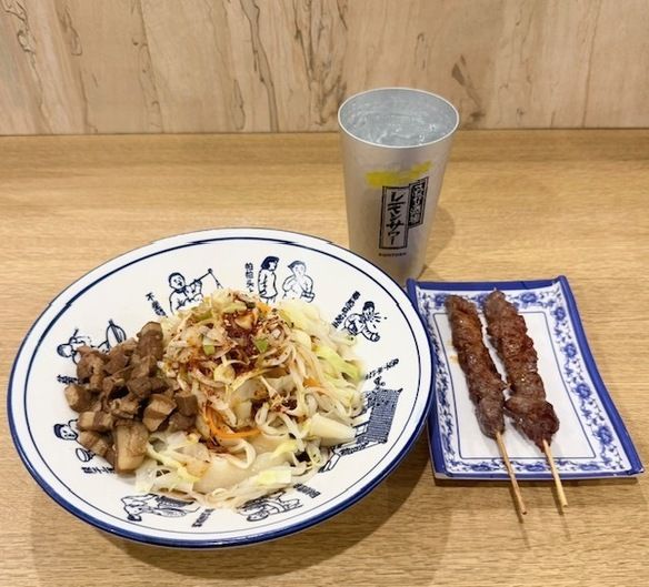 晩酌Cセット（ドリンク・ヨウポー麺・ラム肉串揚げ2本）