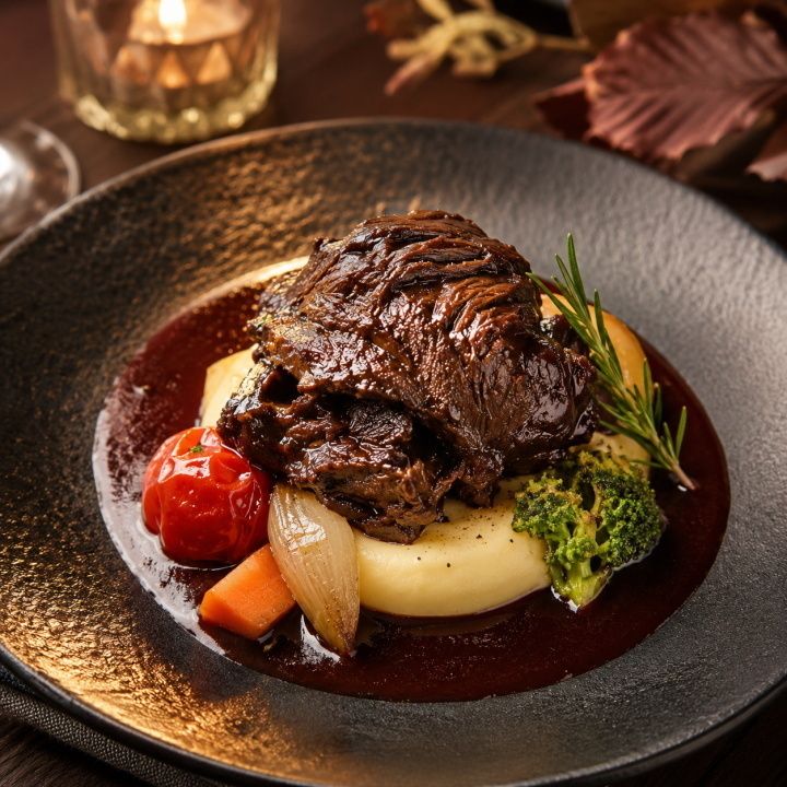 和歌山県産 鹿肉の赤ワイン煮込み（2,728円）