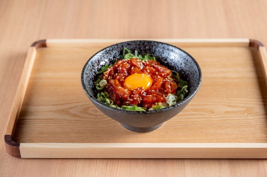 まぐろユッケ丼