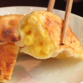 コーン餃子(焼)2個