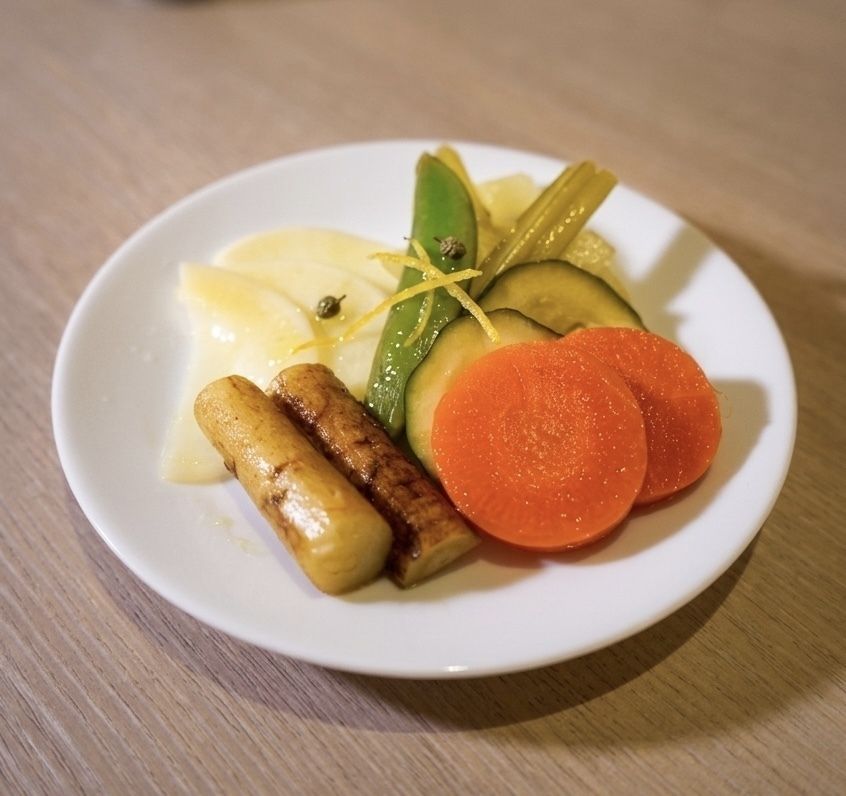 レモンビネガーで漬けた日替わりピクルス🥒