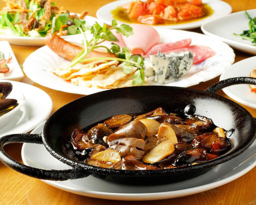 シャンピニオン（きのこのピリ辛アヒージョ）