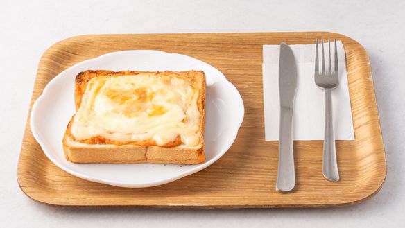 月見チーズ・明太マヨトースト