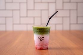 抹茶いちごラテ