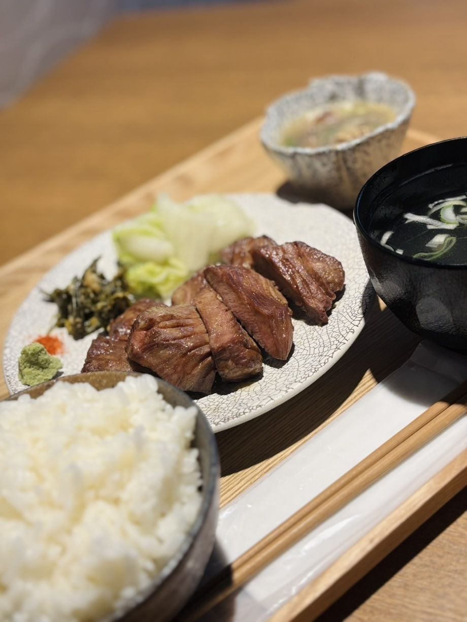 極上牛タン御膳（厚切り）2枚4切