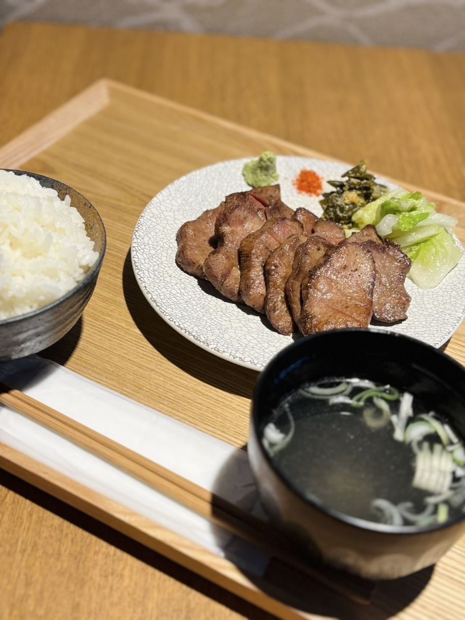 極上牛タン御膳（薄切り）5枚10切