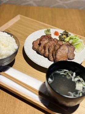 極上牛タン御膳（薄切り）3枚6切