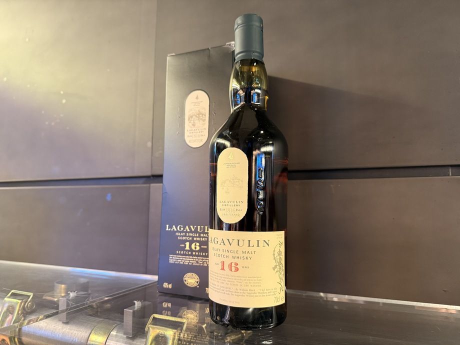 ラガヴーリン 16年 700ml