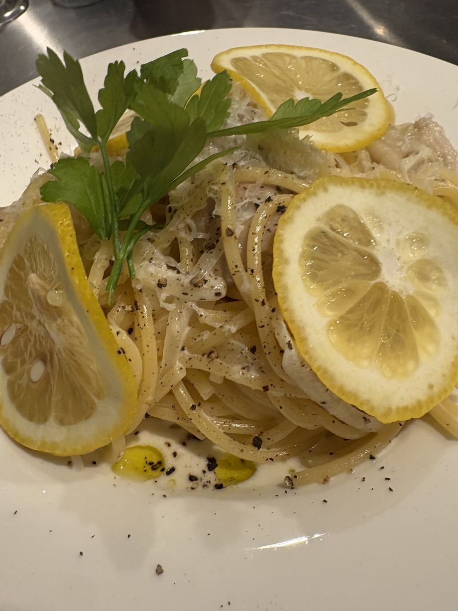 レモンと国産若鶏のクリームパスタ