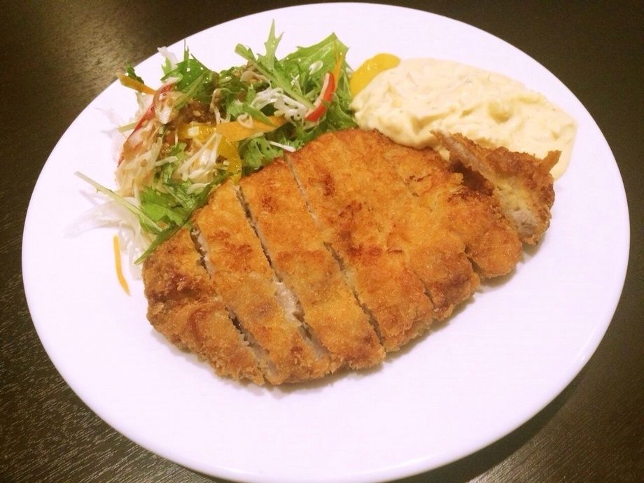 トンカツ（900円）