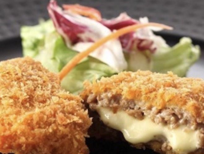 5種のチーズ入りメンチカツ