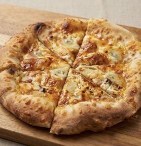ゴルゴンゾーラ×極上蜂蜜の「大人のご褒美・極濃チーズピザ」🧀🍯
