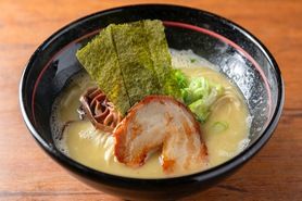 数量限定メニュー！濃厚豚骨白湯ラーメン