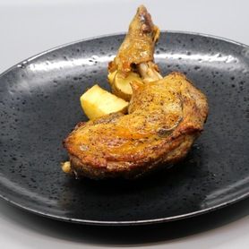 信玄鶏モモ肉のコンフィ