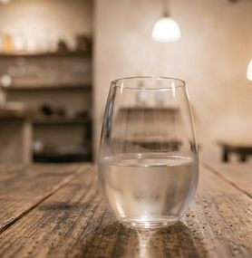 伊太バル1人¥1500以上限定ワイングラスで楽しむ日本酒100円