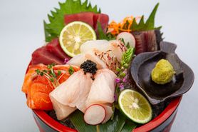 豪快！本日鮮魚5種の桶盛り 2人前