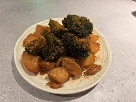 スパイス香るフライドポテトと揚げブロッコリー