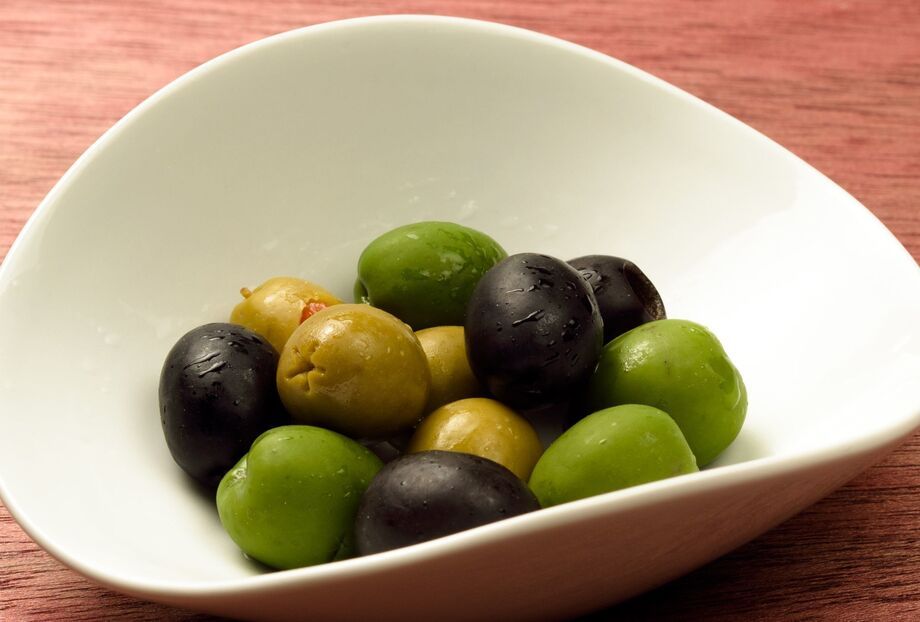 3種のオリーブ（380円）