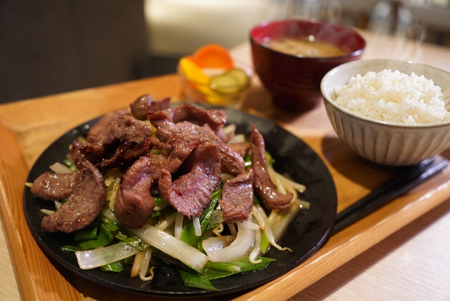 🥩食欲そそる🥩牛タン麻辣炒め定食（味噌汁無し）
