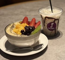 ご褒美アサイボウルとチョコレートバナナスムジ