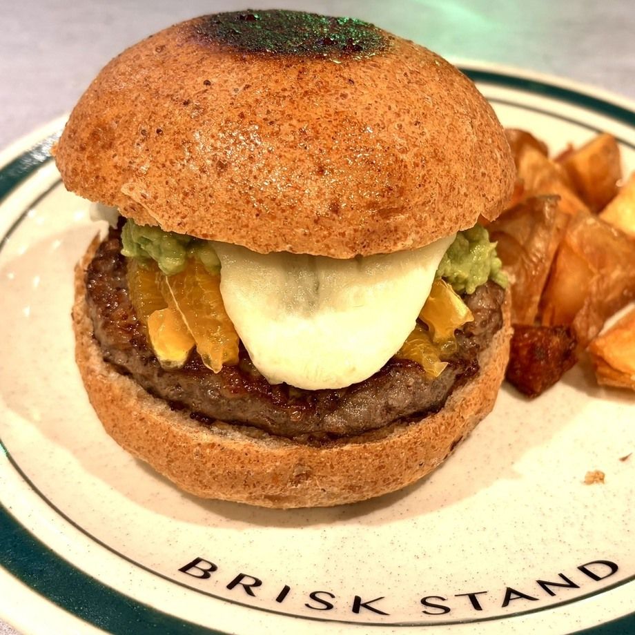 オレンジとモッツァレラチーズバーガー