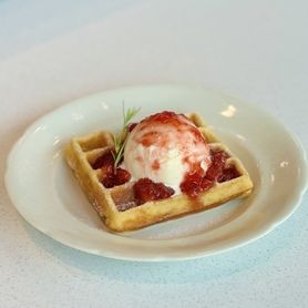 ストロベリーワッフル